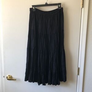 Oxford Crinkle Pleated Skirt Size M Gently used Black